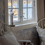Nevlunghavn Gjestgiveri Hotel *