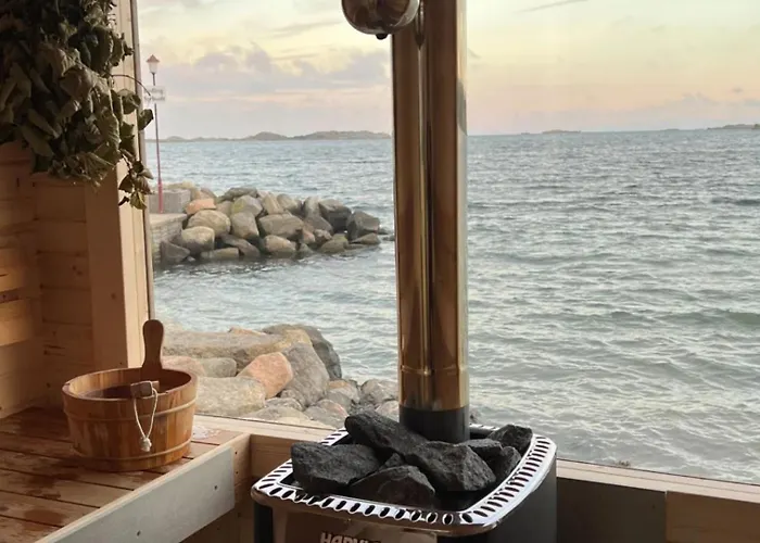 Nevlunghavn Gjestgiveri Hotel