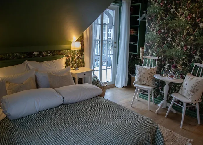 Nevlunghavn Gjestgiveri Hotel